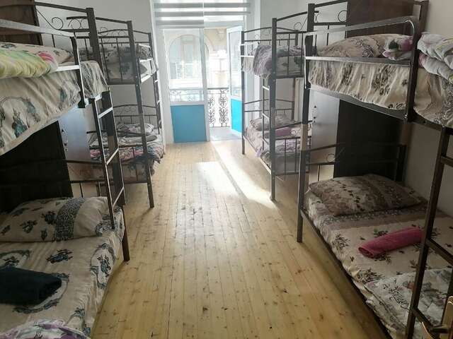 Хостелы Crystal Palace Hostel Баку-29
